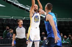 JackeyLove连续七场比赛得分超过精彩发挥，雄鹿挑战极限！的简单介绍