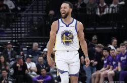 库里在美国队比赛中战术调整，精彩发挥引发热议！的简单介绍