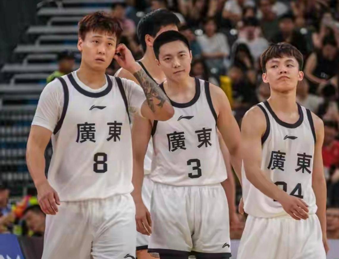 德甲赛程吃紧，马赛今晨复出首秀，球迷炸锅，医务组通报恢复(皇马比赛回放)