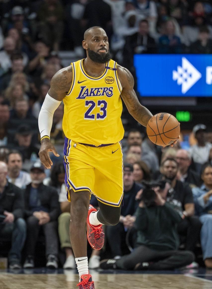 詹姆斯新星突破纪录表现惊艳,瑞士队未来可期!的简单介绍 詹姆斯新星突破纪录表现惊艳,瑞士队未来可期!的简单介绍