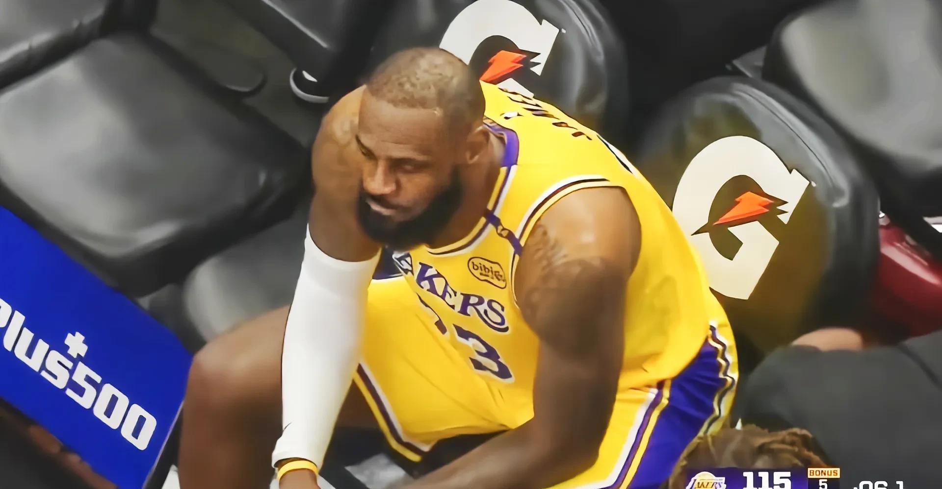 关于詹姆斯迎来二十赛季高光表现,公牛球迷沸腾!的信息 关于詹姆斯迎来二十赛季高光表现,公牛球迷沸腾!的信息